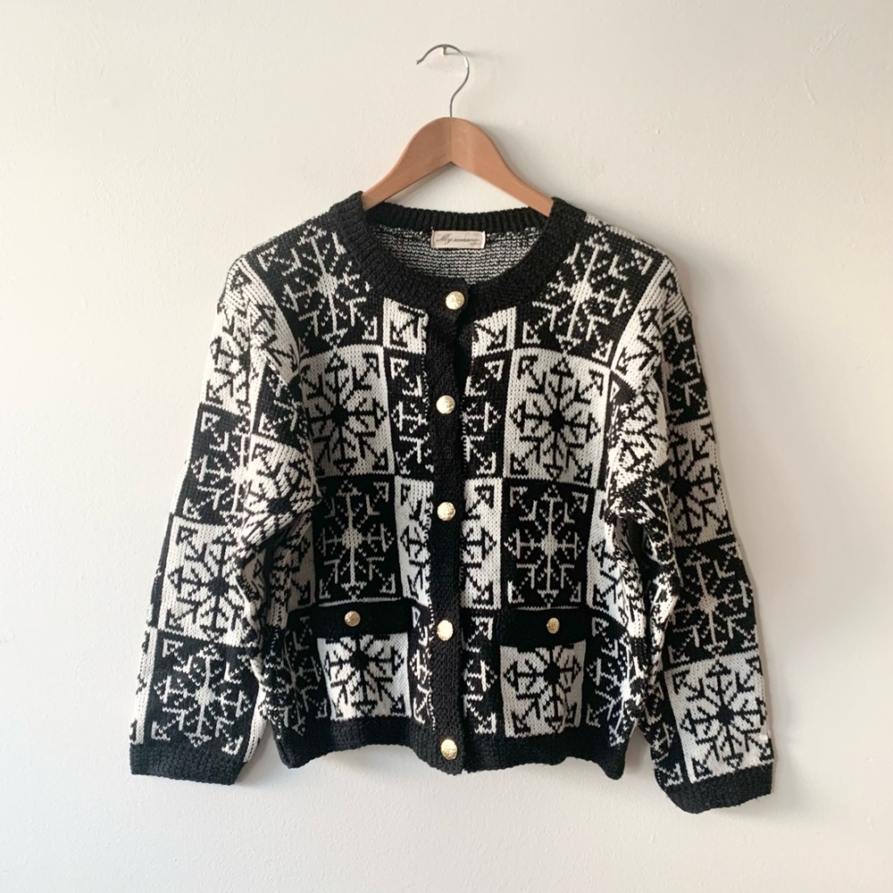 NEW Vintage Black and White Snowflake Sweater